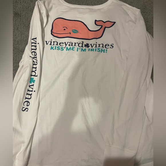 Vineyard vines women’s shirt - Picture 2 of 2